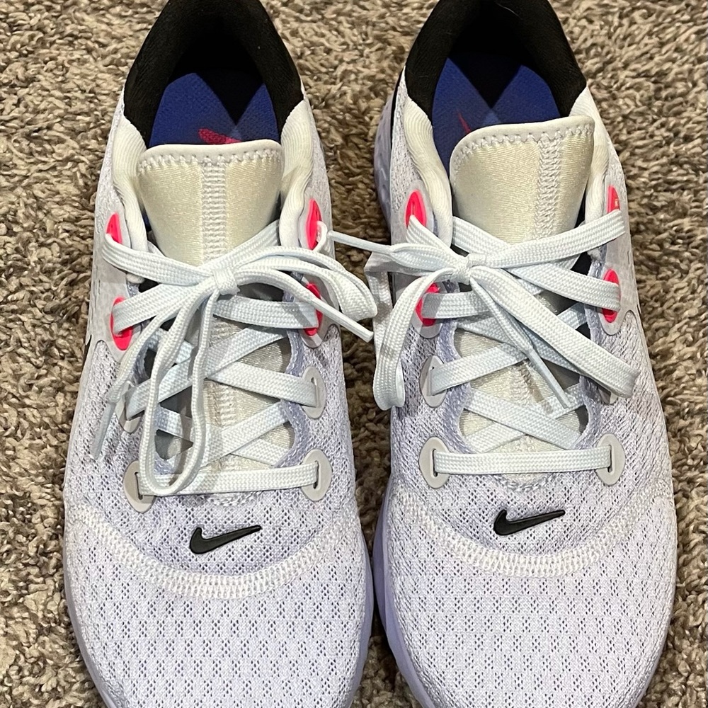 Nike Legend React Size 7.5, Worn Once - image 4